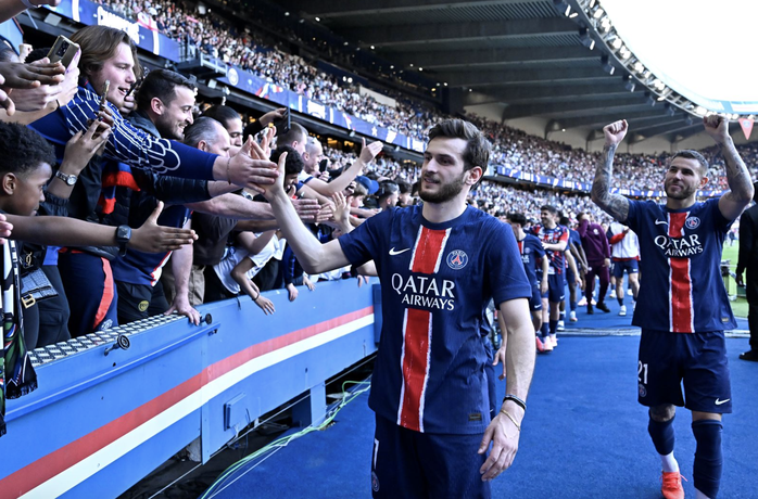 Vô địch sớm 6 vòng, PSG đăng quang lần thứ 13 tại Ligue 1- Ảnh 7. Vô địch sớm 6 vòng, PSG đăng quang lần thứ 13 tại Ligue 1- Ảnh 7.
