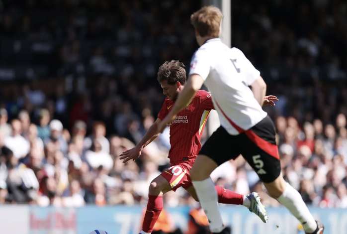 Liverpool thất thủ, Ngoại hạng Anh hò reo ăn mừng- Ảnh 1. Liverpool thất thủ, Ngoại hạng Anh hò reo ăn mừng- Ảnh 1.