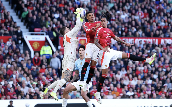 Chia điểm derby không bàn thắng, thành Manchester tiếc nuối- Ảnh 2. Chia điểm derby không bàn thắng, thành Manchester tiếc nuối- Ảnh 2.