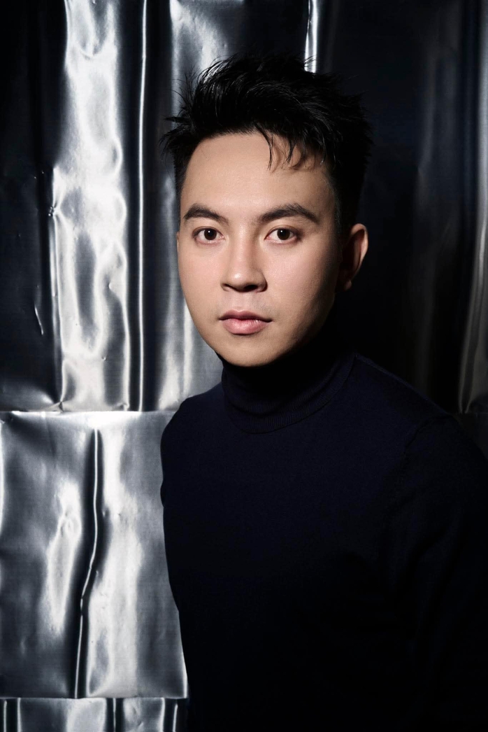 "Giai điệu tự hào"- dấu ấn mới của ca sĩ Viết Thu- Ảnh 1. "Giai điệu tự hào"- dấu ấn mới của ca sĩ Viết Thu- Ảnh 1.