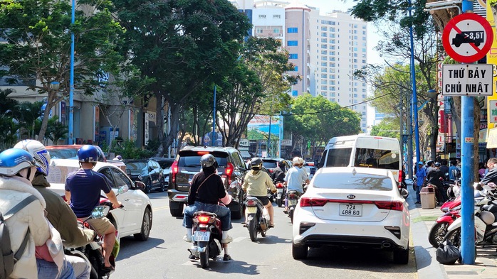 Hình ảnh bãi biển Vũng Tàu ken cứng du khách trong chiều 6-4- Ảnh 3. Hình ảnh bãi biển Vũng Tàu ken cứng du khách trong chiều 6-4- Ảnh 3.