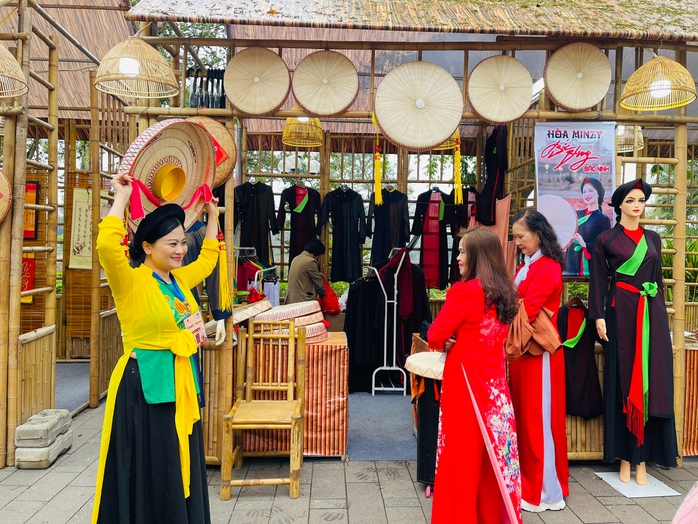 Hà Nội gắn bảo tồn di sản văn hóa với phát triển thương mại- Ảnh 1. Hà Nội gắn bảo tồn di sản văn hóa với phát triển thương mại- Ảnh 1.