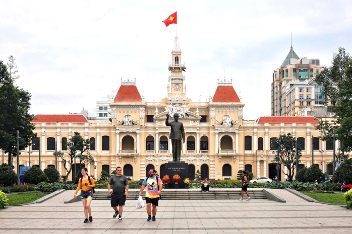 Thời tiết TP HCM ngày Giỗ Tổ Hùng Vương: Nắng nóng 37 độ C- Ảnh 1. Thời tiết TP HCM ngày Giỗ Tổ Hùng Vương: Nắng nóng 37 độ C- Ảnh 1.
