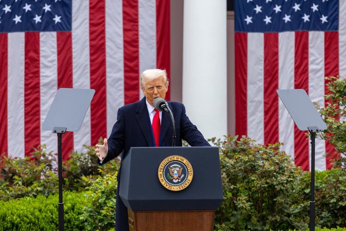 U.S. President Donald Trump delivers remarks on "reciprocal tariffs" at the Rose Garden of the White House in Washington, D.C., the United States, on April 2, 2025. (Xinhua/Hu Yousong) U.S. President Donald Trump delivers remarks on "reciprocal tariffs" at the Rose Garden of the White House in Washington, D.C., the United States, on April 2, 2025. (Xinhua/Hu Yousong)