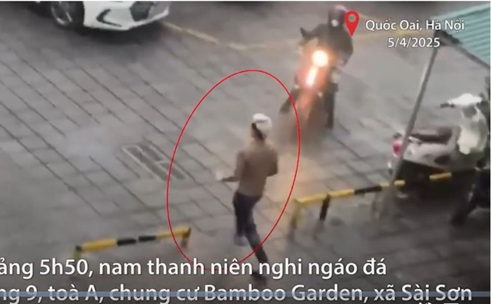 Nam thanh niên "ngáo đá" đâm tử vong cô gái 22 tuổi, truy sát 7 người khác- Ảnh 1. Nam thanh niên "ngáo đá" đâm tử vong cô gái 22 tuổi, truy sát 7 người khác- Ảnh 1.