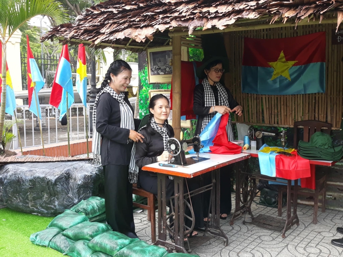 Khai mạc triển lãm chuyên đề "50 năm vang mãi bản hùng ca"- Ảnh 14. Khai mạc triển lãm chuyên đề "50 năm vang mãi bản hùng ca"- Ảnh 14.