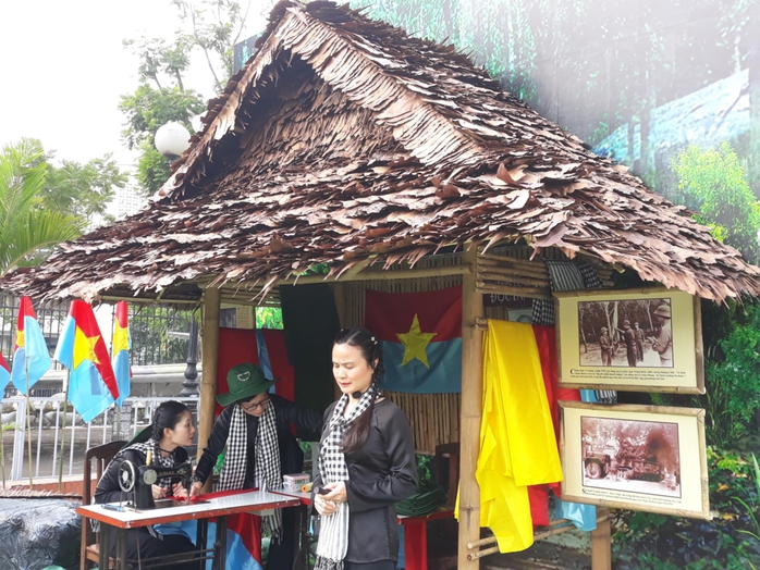 Khai mạc triển lãm chuyên đề "50 năm vang mãi bản hùng ca"- Ảnh 11. Khai mạc triển lãm chuyên đề "50 năm vang mãi bản hùng ca"- Ảnh 11.