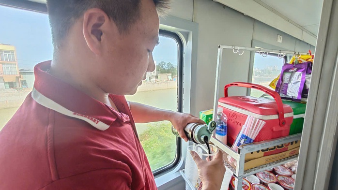 Tàu hỏa sẽ bán suất ăn như trên máy bay- Ảnh 2.