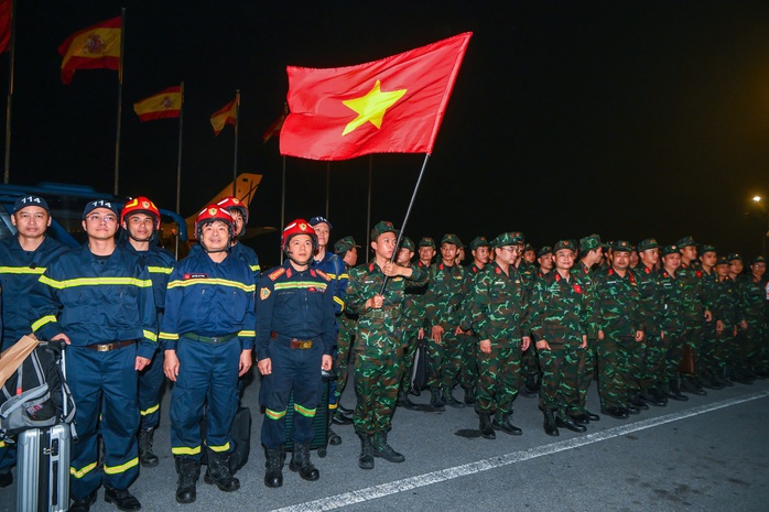 Lực lượng cứu hộ hoàn thành nhiệm vụ tại Myanmar, về nước an toàn- Ảnh 3. Lực lượng cứu hộ hoàn thành nhiệm vụ tại Myanmar, về nước an toàn- Ảnh 3.