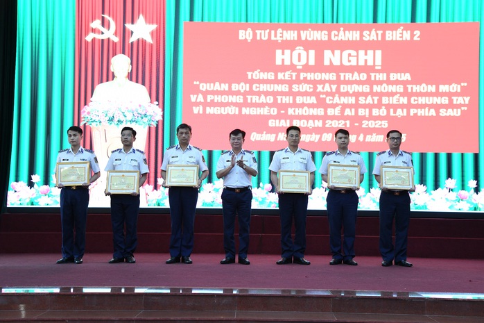 Nhiều phong trào thi đua của Vùng Cảnh sát biển 2 đạt hiệu quả cao- Ảnh 3. Nhiều phong trào thi đua của Vùng Cảnh sát biển 2 đạt hiệu quả cao- Ảnh 3.