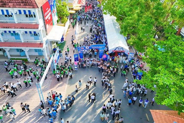 Truy xuất nguồn gốc thực phẩm nghi gây ngộ độc trong sự kiện ở Đồng Tháp- Ảnh 1. Truy xuất nguồn gốc thực phẩm nghi gây ngộ độc trong sự kiện ở Đồng Tháp- Ảnh 1.