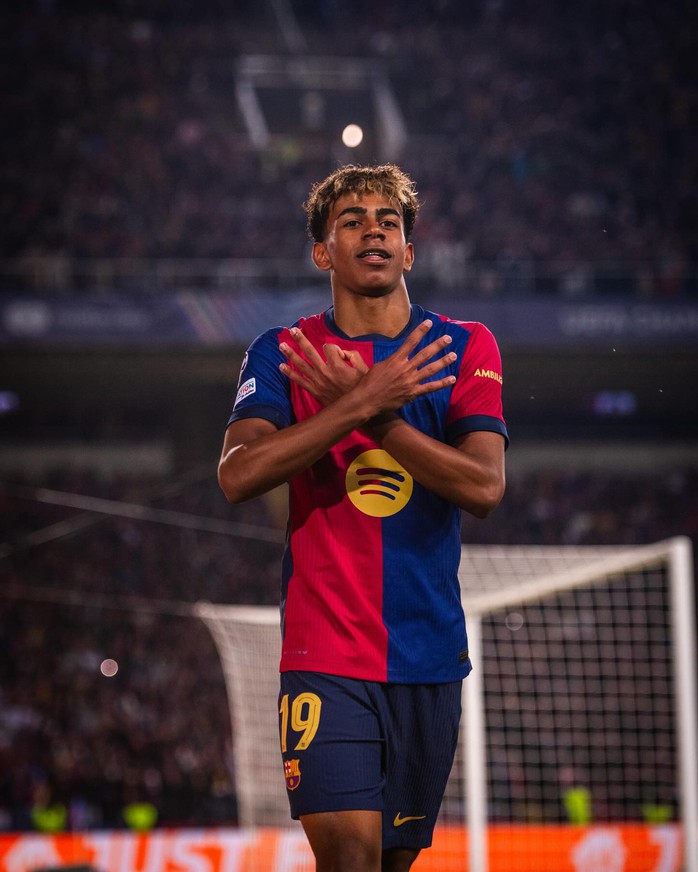 Lamine Yamal tiếp tục "nổ súng", Barca rộng cửa vào bán kết Champions League- Ảnh 5. Lamine Yamal tiếp tục "nổ súng", Barca rộng cửa vào bán kết Champions League- Ảnh 5.