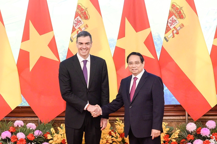Thủ tướng Phạm Minh Chính chủ trì Lễ đón Thủ tướng Tây Ban Nha- Ảnh 10. Thủ tướng Phạm Minh Chính chủ trì Lễ đón Thủ tướng Tây Ban Nha- Ảnh 10.