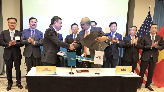 Phó Thủ tướng Hồ Đức Phớc chứng kiến Vietnam Airlines ký thỏa thuận hơn 560 triệu USD với CitiBank- Ảnh 1. Phó Thủ tướng Hồ Đức Phớc chứng kiến Vietnam Airlines ký thỏa thuận hơn 560 triệu USD với CitiBank- Ảnh 1.