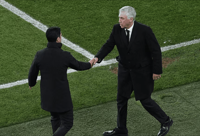 Bellingham thừa nhận Real Madrid chơi tệ, mơ phục thù ở Bernabeu- Ảnh 3. Bellingham thừa nhận Real Madrid chơi tệ, mơ phục thù ở Bernabeu- Ảnh 3.