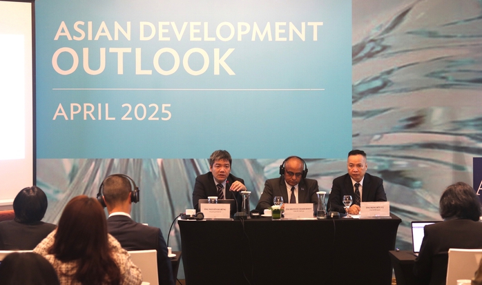 ADB nói về kinh tế Việt Nam sau khi Mỹ công bố áp thuế đối ứng- Ảnh 1. ADB nói về kinh tế Việt Nam sau khi Mỹ công bố áp thuế đối ứng- Ảnh 1.