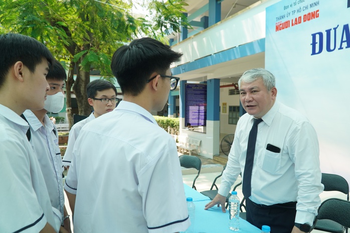 Đam mê khoa học cơ bản nhưng học sinh đắn đo chọn trường đại học- Ảnh 1. Đam mê khoa học cơ bản nhưng học sinh đắn đo chọn trường đại học- Ảnh 1.