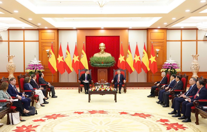 Gặp Tổng Bí thư, Thủ tướng Tây Ban Nha nhấn mạnh mong muốn nâng cấp quan hệ hai nước- Ảnh 4. Gặp Tổng Bí thư, Thủ tướng Tây Ban Nha nhấn mạnh mong muốn nâng cấp quan hệ hai nước- Ảnh 4.