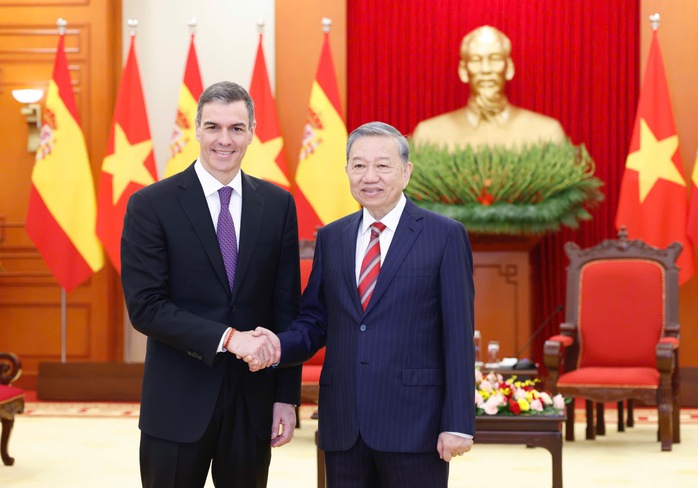 Gặp Tổng Bí thư, Thủ tướng Tây Ban Nha nhấn mạnh mong muốn nâng cấp quan hệ hai nước- Ảnh 1. Gặp Tổng Bí thư, Thủ tướng Tây Ban Nha nhấn mạnh mong muốn nâng cấp quan hệ hai nước- Ảnh 1.