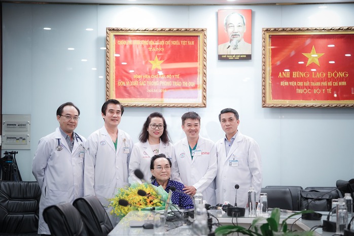 Bệnh viện Chợ Rẫy thông tin thêm về ca cứu sống nghệ sĩ Thanh Tuấn ngưng tim- Ảnh 2. Bệnh viện Chợ Rẫy thông tin thêm về ca cứu sống nghệ sĩ Thanh Tuấn ngưng tim- Ảnh 2.