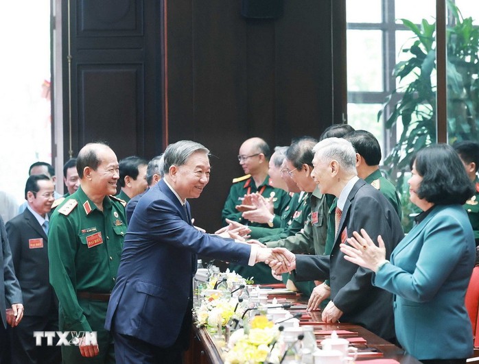 Mãi mãi khắc ghi công lao của những người
đã hiến dâng xương máu vì non sông gấm vóc- Ảnh 4. Mãi mãi khắc ghi công lao của những người
đã hiến dâng xương máu vì non sông gấm vóc- Ảnh 4.
