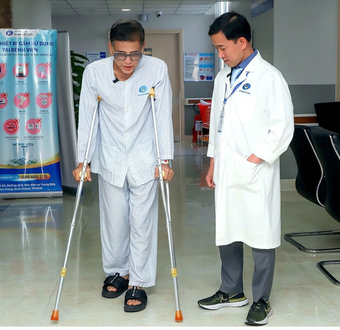 MC Thanh Bạch phải ngưng hoạt động thời gian dài vì gãy xương chậu- Ảnh 3. MC Thanh Bạch phải ngưng hoạt động thời gian dài vì gãy xương chậu- Ảnh 3.