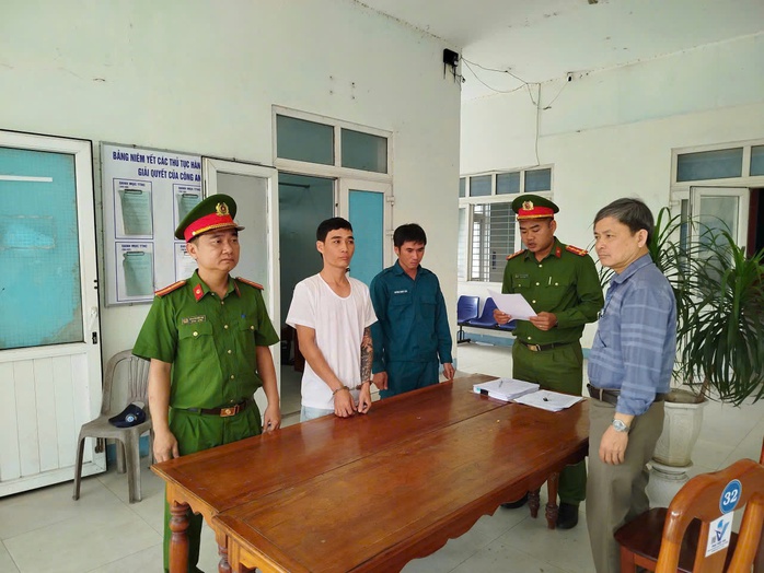 Công an Quảng Nam bắt đối tượng vừa ra tù đã gây án- Ảnh 1. Công an Quảng Nam bắt đối tượng vừa ra tù đã gây án- Ảnh 1.