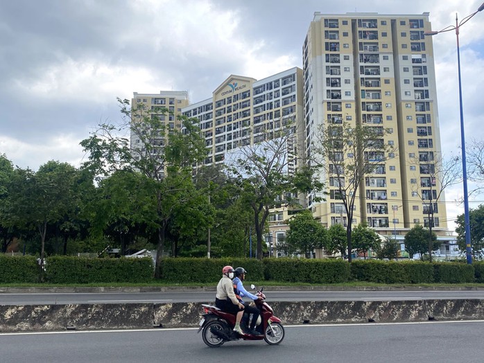 Cấp sổ hồng cho hàng chục ngàn căn hộ - Ảnh 1. Cấp sổ hồng cho hàng chục ngàn căn hộ - Ảnh 1.