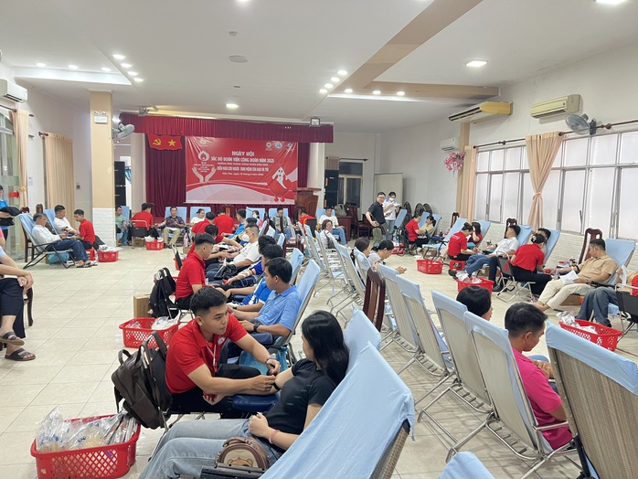 Khoảng 1.000 đoàn viên, công nhân ở Cần Thơ làm điều ý nghĩa - Ảnh 4.
