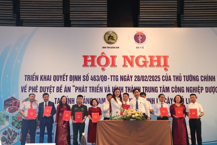 Phó Thủ tướng: Chung sức làm lớn, nhìn xa để đưa ngành dược liệu vươn tầm- Ảnh 2. Phó Thủ tướng: Chung sức làm lớn, nhìn xa để đưa ngành dược liệu vươn tầm- Ảnh 2.