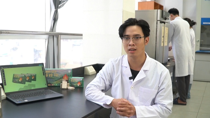 Học 3 ngành đại học, vẫn khởi nghiệp từ vỏ tỏi- Ảnh 1. Học 3 ngành đại học, vẫn khởi nghiệp từ vỏ tỏi- Ảnh 1.