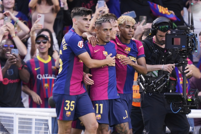 Lamine Yamal ký hợp đồng 6 năm với Barcelona, phí giải phóng 1 tỉ euro - Ảnh 4.