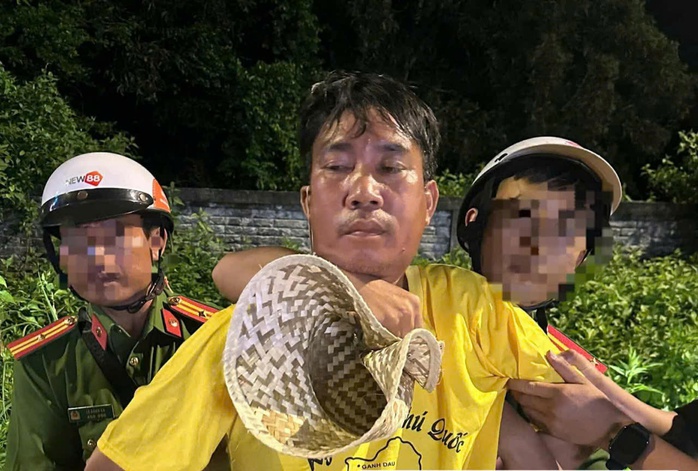 Công an tìm bị hại của đối tượng dùng kích điện tấn công nhiều người ở Phú Quốc - Ảnh 2.