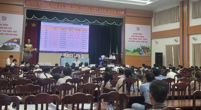 Bà Rịa - Vũng Tàu: Xuyên trưa đấu giá 182 lô đất- Ảnh 2. Bà Rịa - Vũng Tàu: Xuyên trưa đấu giá 182 lô đất- Ảnh 2.