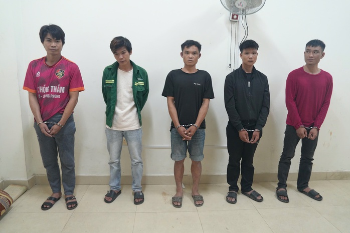 Ba anh em họ gây ra nhiều vụ cướp liều lĩnh trong một ngày- Ảnh 1. Ba anh em họ gây ra nhiều vụ cướp liều lĩnh trong một ngày- Ảnh 1.