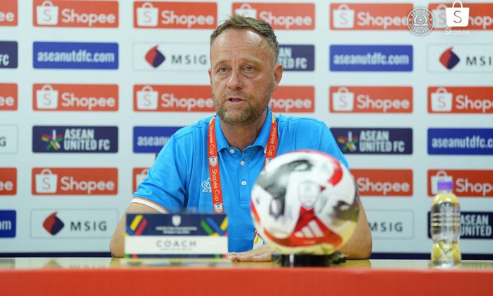 HLV Polking đánh giá cao nhà vô địch Thai-League - Ảnh 2.
