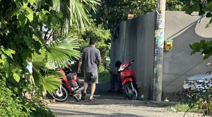 Hai người đàn ông cùng tử vong, Công an TP HCM vào cuộc- Ảnh 1. Hai người đàn ông cùng tử vong, Công an TP HCM vào cuộc- Ảnh 1.
