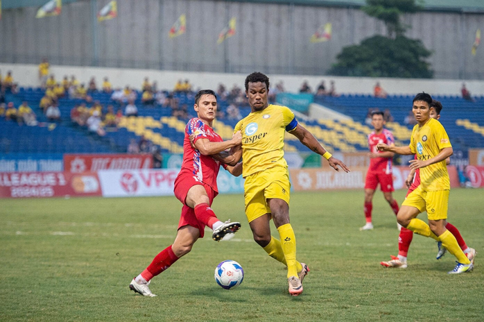 Thời điểm "nhạy cảm" tại V-League 2024-2025 - Ảnh 1.
