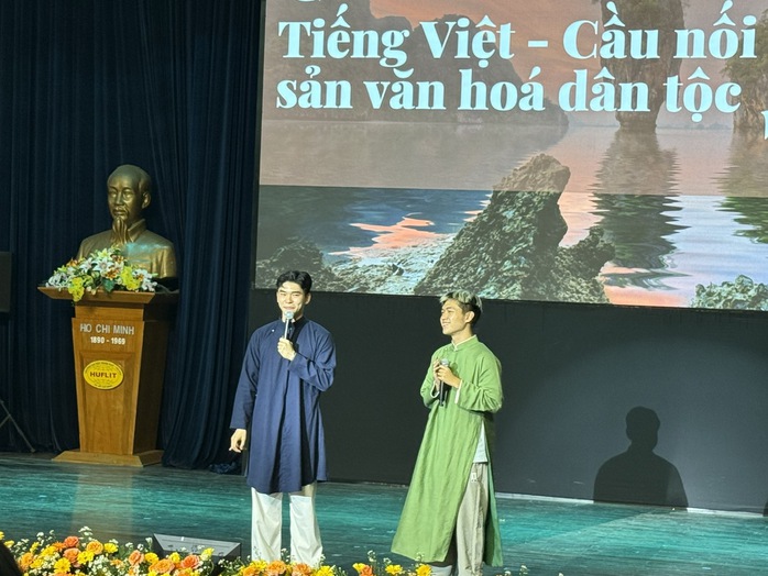 Sinh viên TP HCM tranh tài hùng biện tiếng Việt- Ảnh 1. Sinh viên TP HCM tranh tài hùng biện tiếng Việt- Ảnh 1.