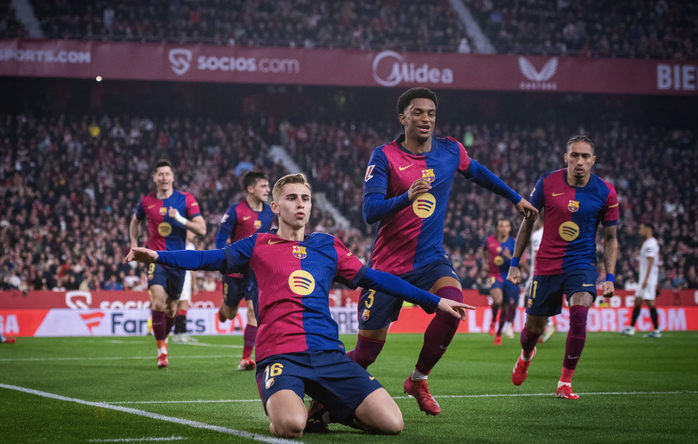 Lamine Yamal lập siêu phẩm, Barcelona vô địch sớm La Liga- Ảnh 6. Lamine Yamal lập siêu phẩm, Barcelona vô địch sớm La Liga- Ảnh 6.
