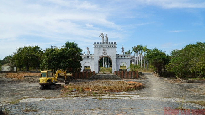 Dự án du lịch trăm tỉ ngay cửa ngõ Phan Thiết bỏ hoang cả thập kỷ- Ảnh 4. Dự án du lịch trăm tỉ ngay cửa ngõ Phan Thiết bỏ hoang cả thập kỷ- Ảnh 4.