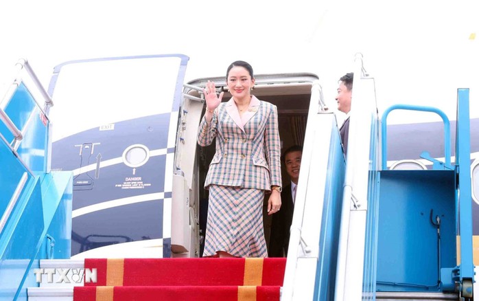 Thủ tướng Thái Lan Paetongtarn Shinawatra bắt đầu thăm chính thức Việt Nam- Ảnh 1. Thủ tướng Thái Lan Paetongtarn Shinawatra bắt đầu thăm chính thức Việt Nam- Ảnh 1.