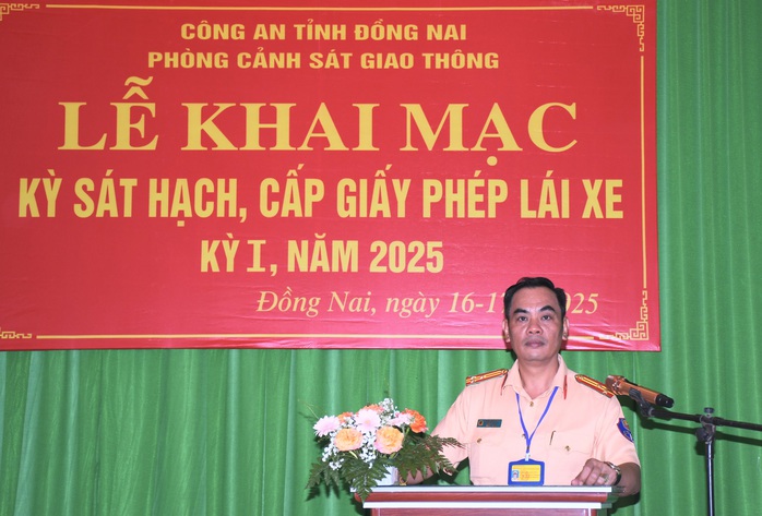 Hình ảnh Công an Đồng Nai lần đầu tổ chức kỳ thi sát hạch  lái ô tô- Ảnh 3.