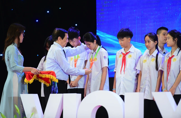 Trao giải Violympic cho gần 600 học sinh xuất sắc- Ảnh 1. Trao giải Violympic cho gần 600 học sinh xuất sắc- Ảnh 1.