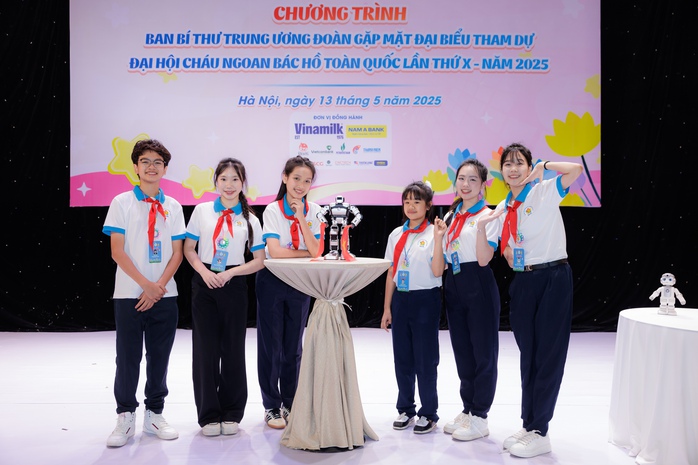 Cùng thiếu nhi viết tiếp hành trình “Cháu ngoan Bác Hồ” tiến vào kỷ nguyên mới- Ảnh 4. Cùng thiếu nhi viết tiếp hành trình “Cháu ngoan Bác Hồ” tiến vào kỷ nguyên mới- Ảnh 4.