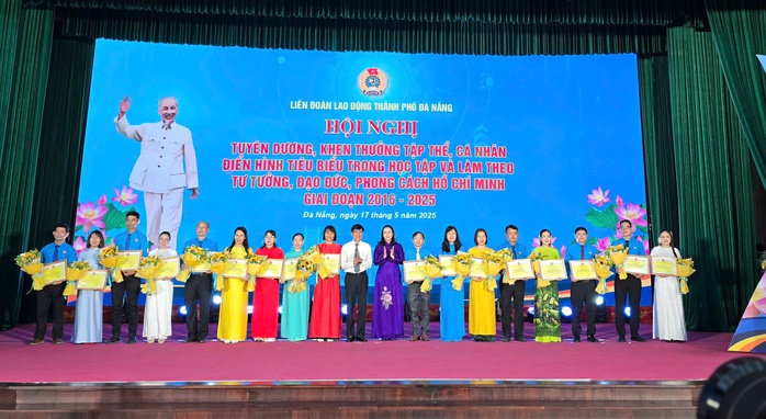 Công đoàn Đà Nẵng tôn vinh 135 gương điển hình học và làm theo Bác- Ảnh 2. Công đoàn Đà Nẵng tôn vinh 135 gương điển hình học và làm theo Bác- Ảnh 2.