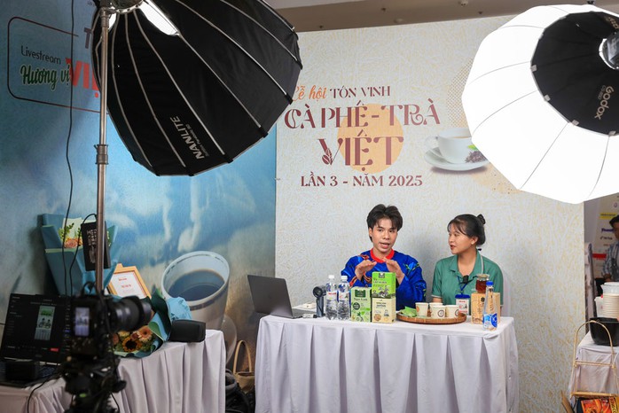 Phiên livestream bán hàng đặc biệt - Ảnh 2.