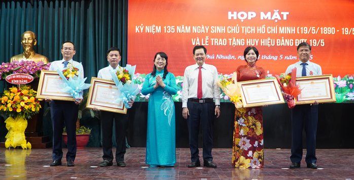 Phú Nhuận đón nhận nhiều tin vui trong dịp sinh nhật Bác Hồ - Ảnh 2.