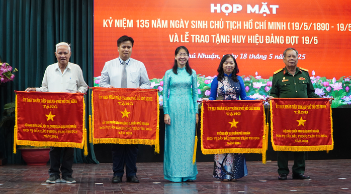 Phú Nhuận đón nhận nhiều tin vui trong dịp sinh nhật Bác Hồ - Ảnh 4.