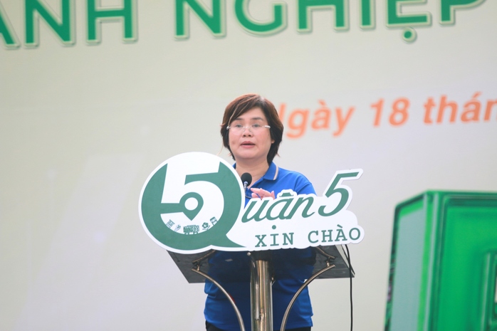 Sôi nổi Chương trình đi bộ Cán bộ, công chức, viên chức, doanh nghiệp Quận 5- Ảnh 1. Sôi nổi Chương trình đi bộ Cán bộ, công chức, viên chức, doanh nghiệp Quận 5- Ảnh 1.